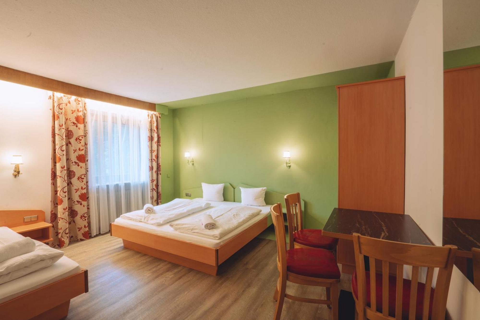 שארניץ Philipop-Up Hostel מראה חיצוני תמונה
